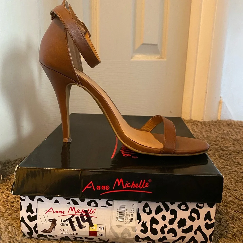 Brown Heels - Picture 1 of 4
